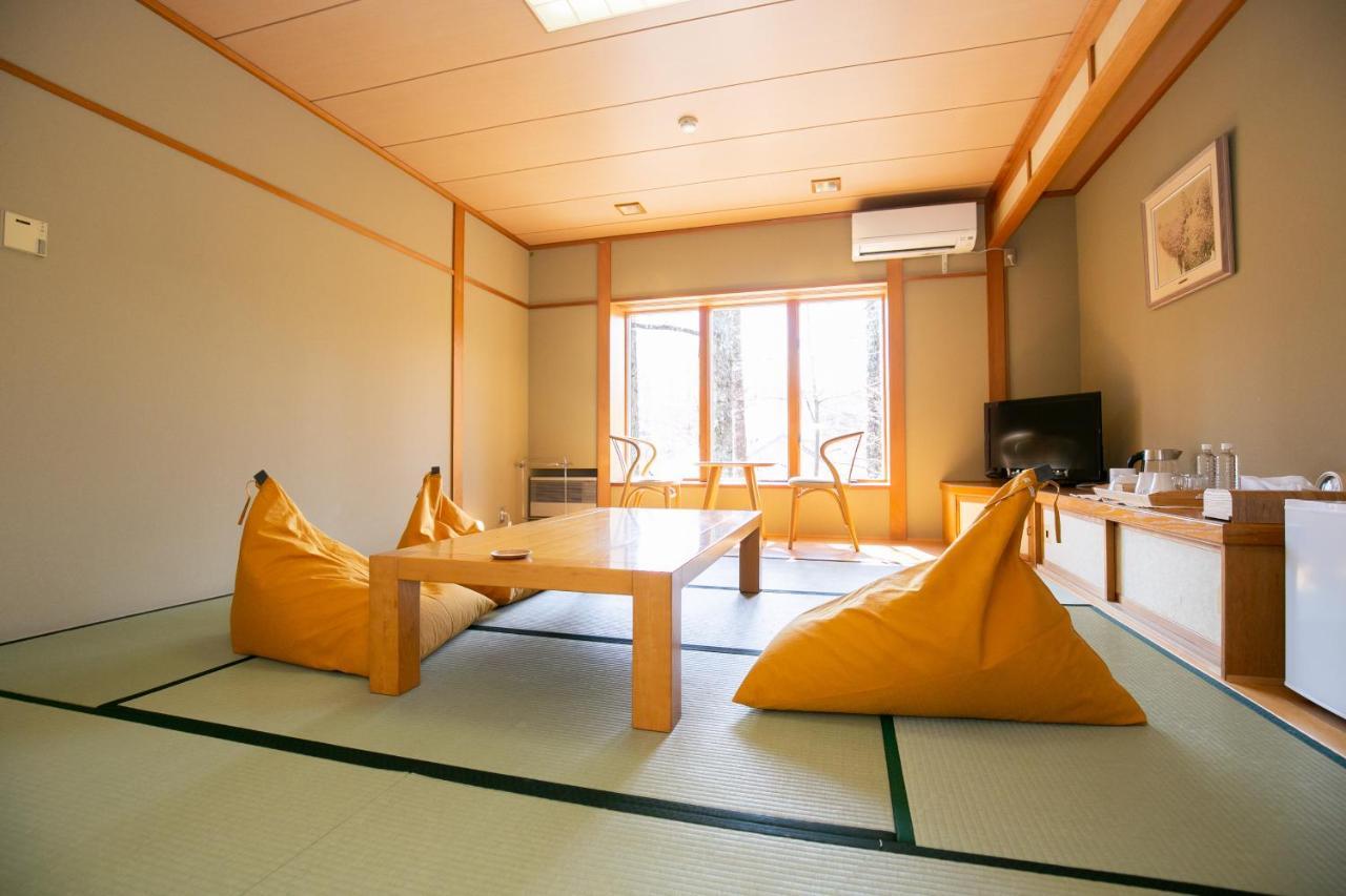 Ryosha Tsukiakari Bed & Breakfast Yamanakako Eksteriør bilde